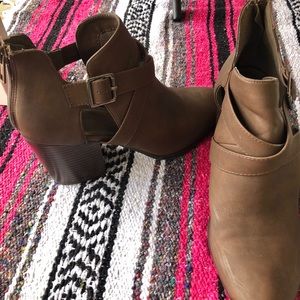 Chocolate brown ankle boots.